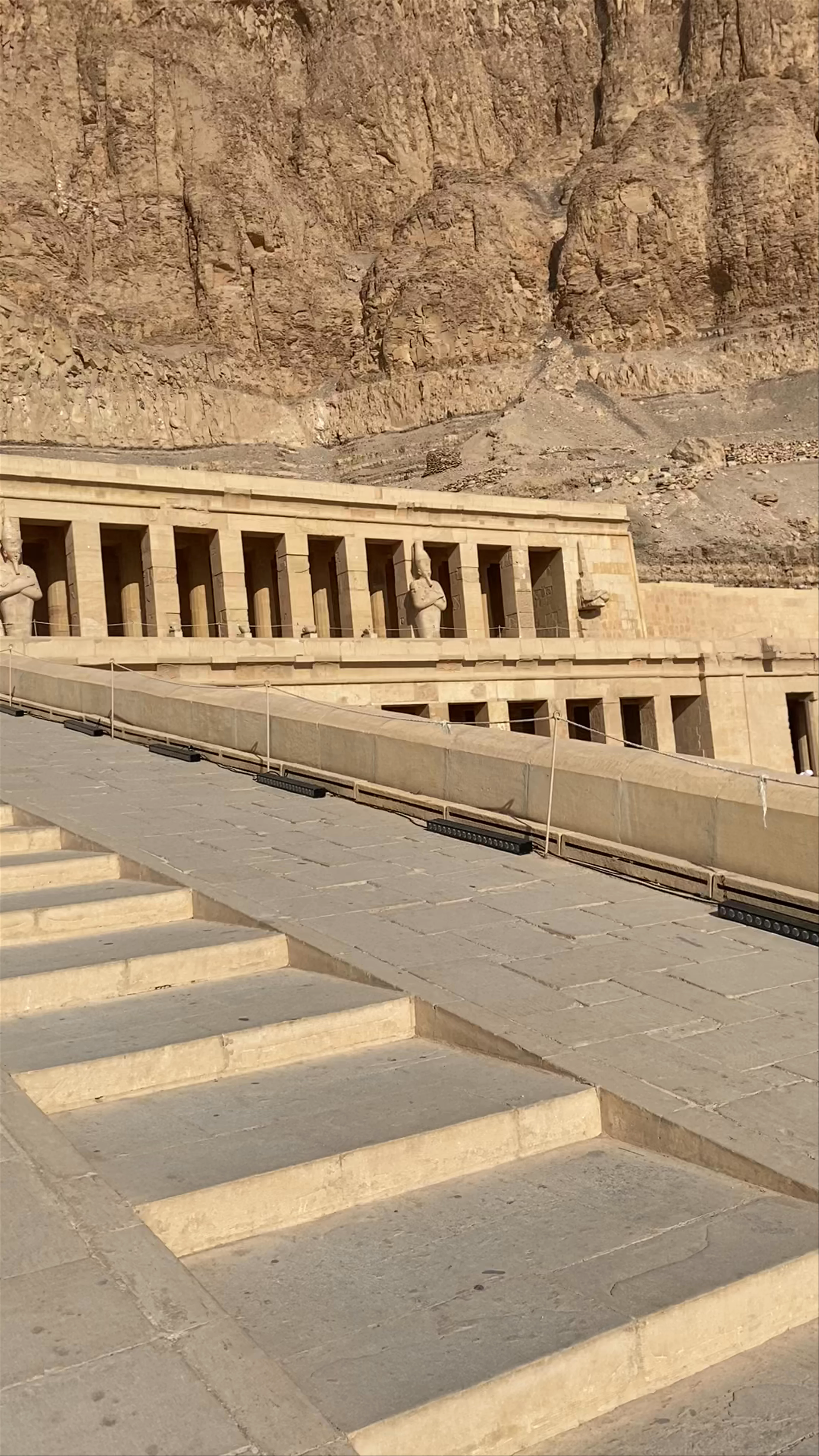 Deir el-Bahari, قسم الواحات الخارجة، Egypt