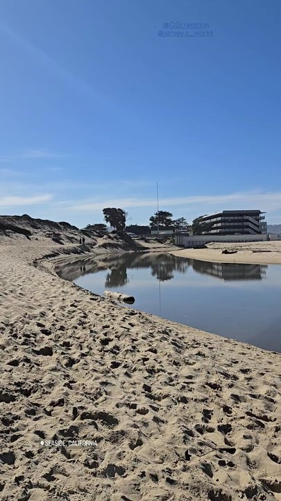 Googie Grill - To the beach after we ate - American Near Me - Seaside, California
