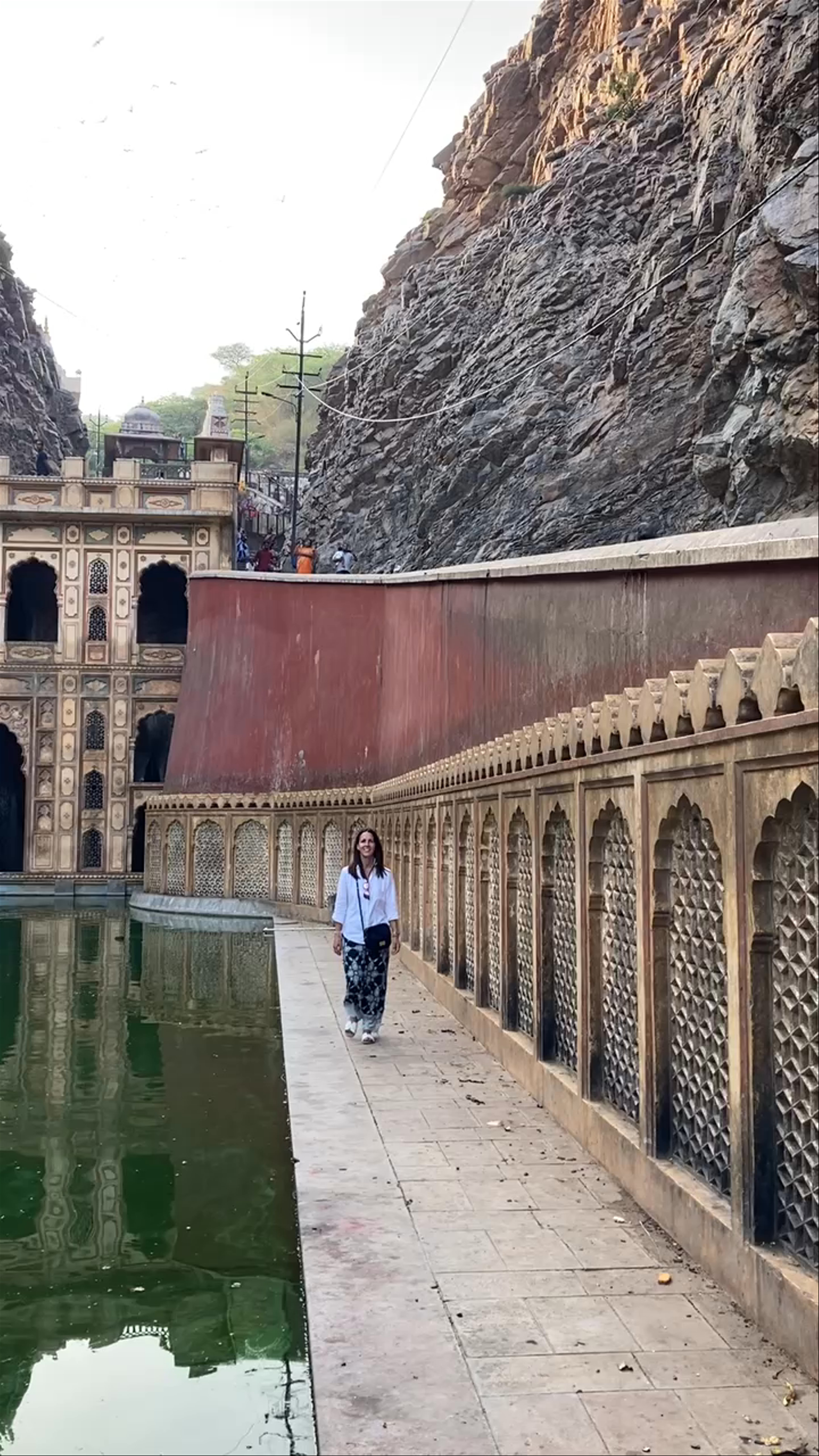 Piscina de Galta, Galta Ji: Spiritual Serenity in Jaipur's Sacred Canyons