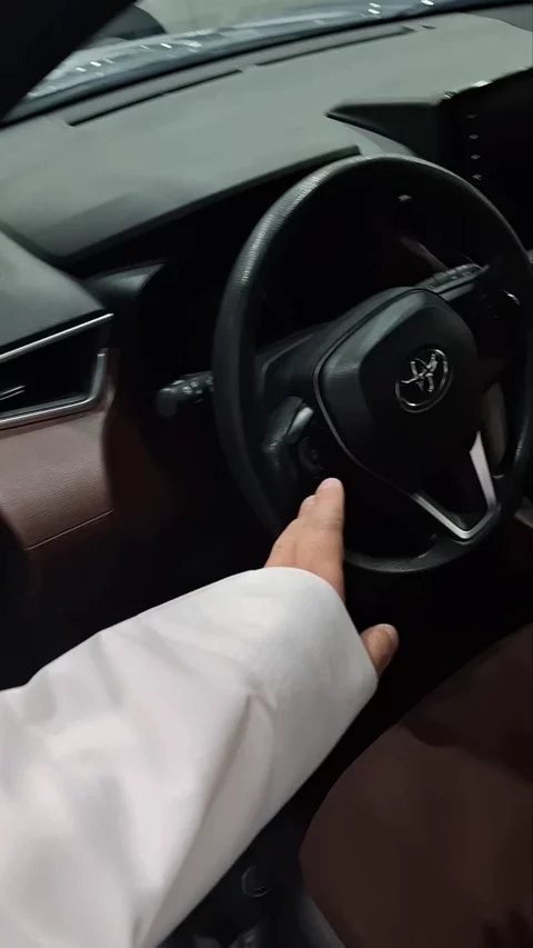 تويوتا كورولا كروس XLE 2023