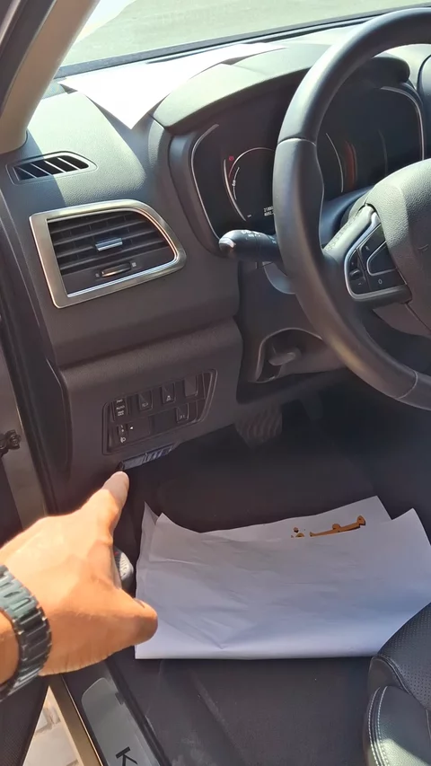 رينو كوليوس LE 2024