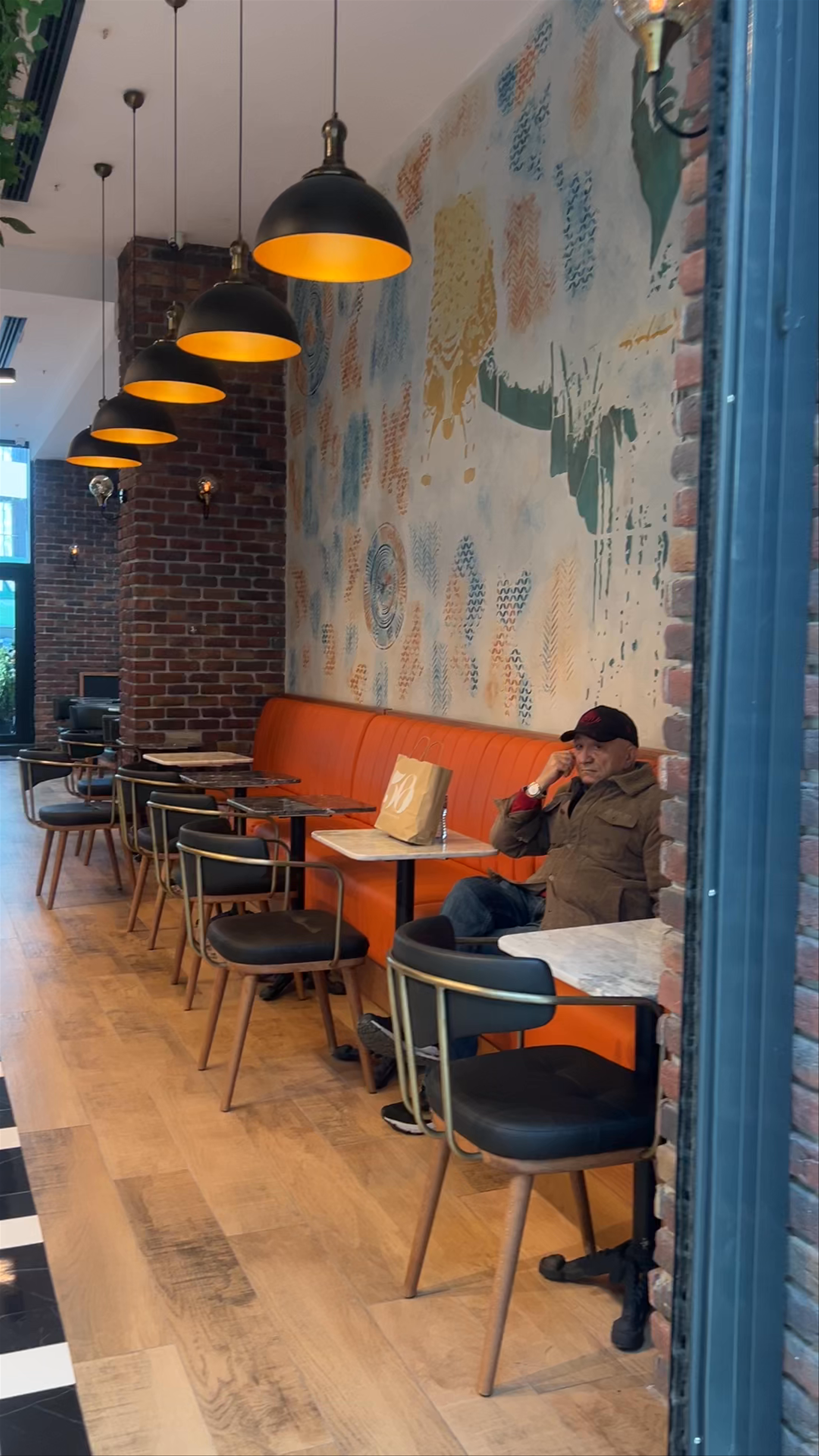Mackbear Coffee Co: Stylish Café Haven in Batumi