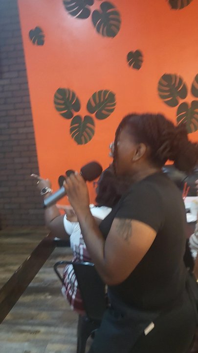 Prominent Bar and Restaurant - Ms. Jazz on the mic - Seafood Near Me - Byron, Georgia