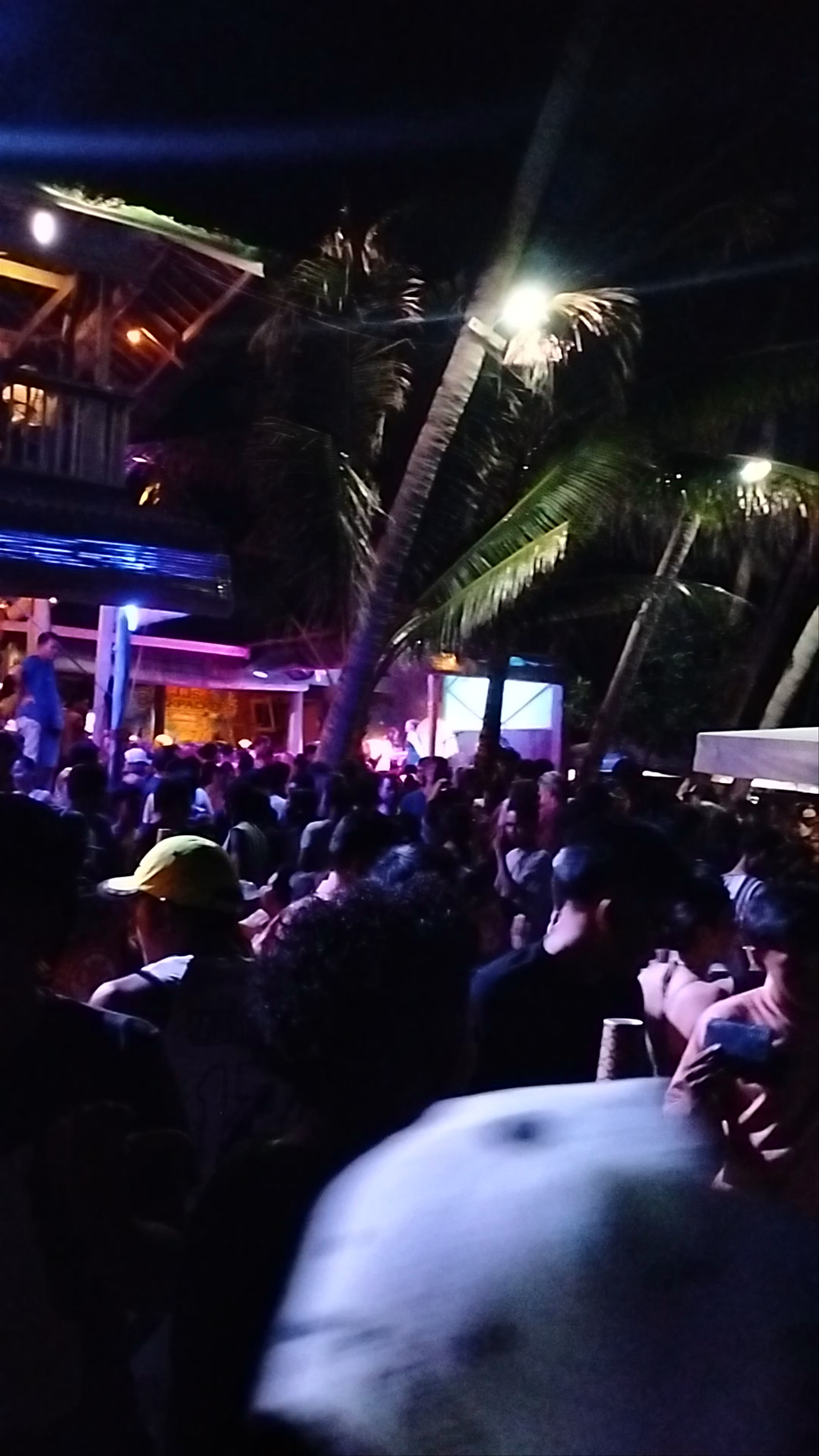 Night Party Vibes at El Kabron Beach, Siquijor