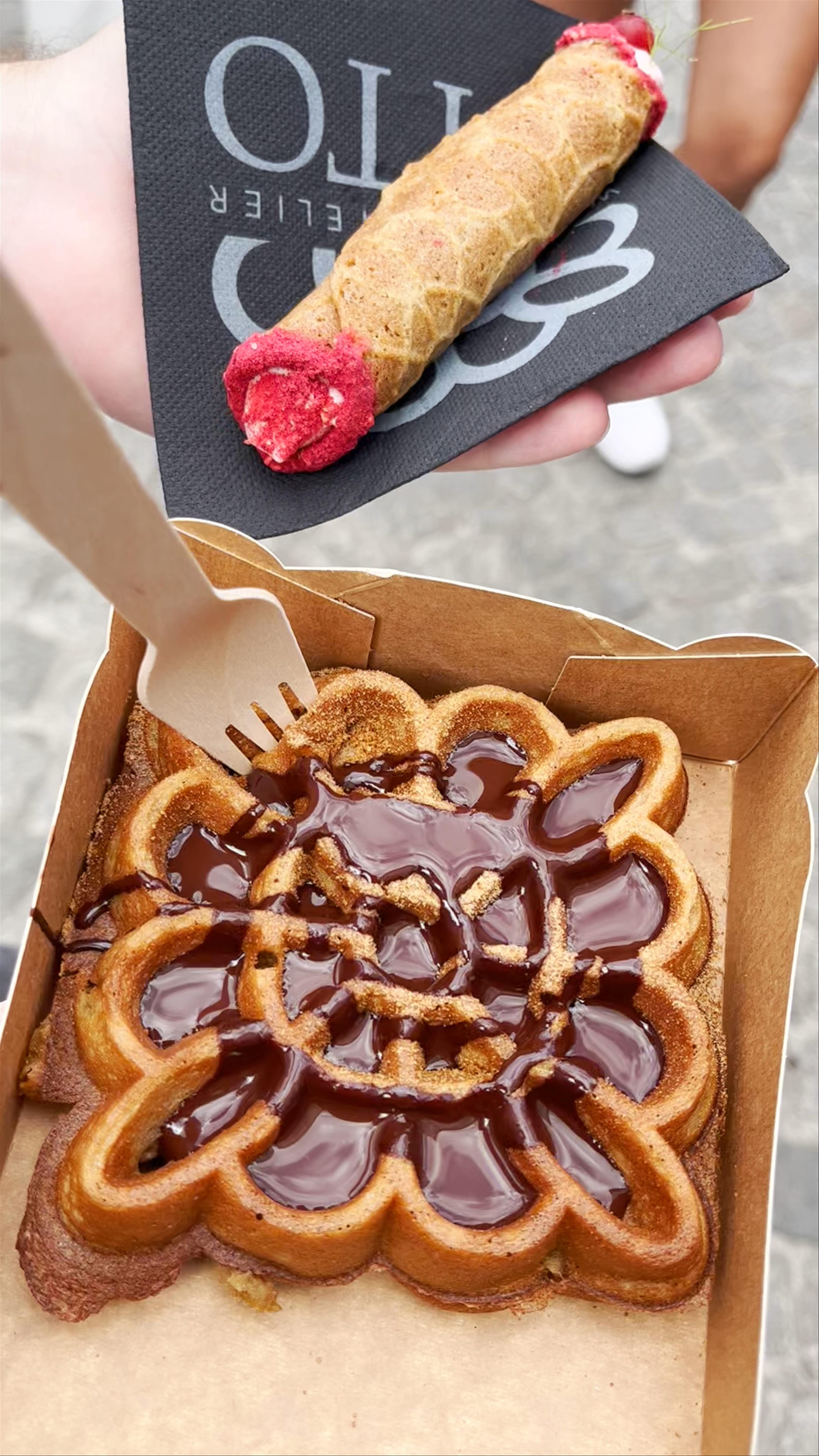 Otto Waffle Atelier: Delightful Belgian Waffles in Bruges
