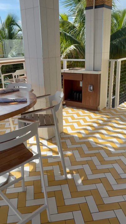 Little Limon - In-Action Located on the 2nd Floor with Outdoor Seating! - Asian Fusion Near Me - Islamorada, Florida