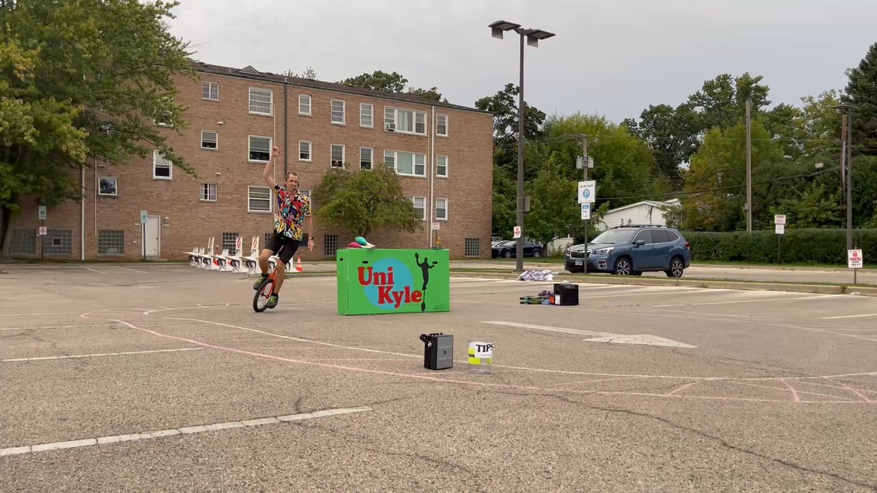Central Street Busker Fest - Kids Activities Near Me - Evanston, Illinois