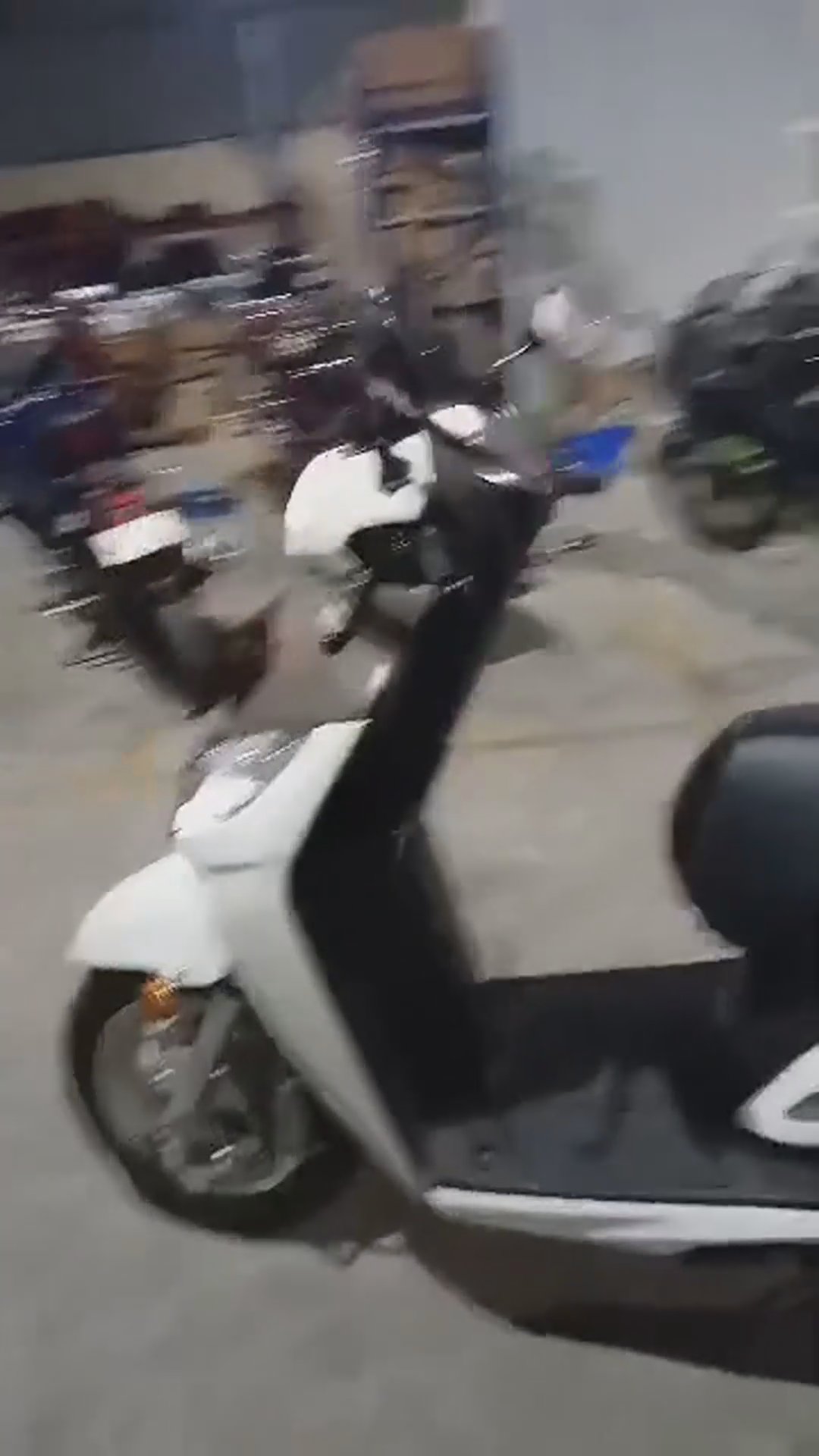 Walk-around video thumbnail