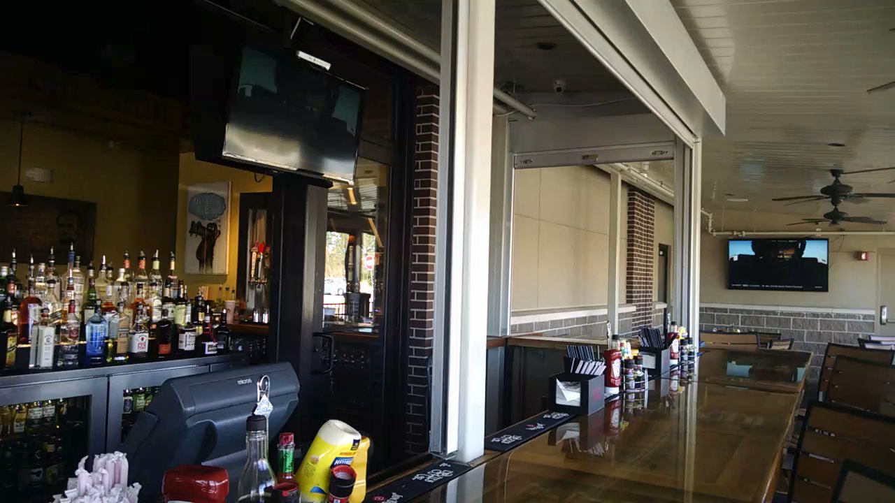 B&D Burgers - Nice atmosphere...lots of tv's - American Near Me - Pooler, Georgia