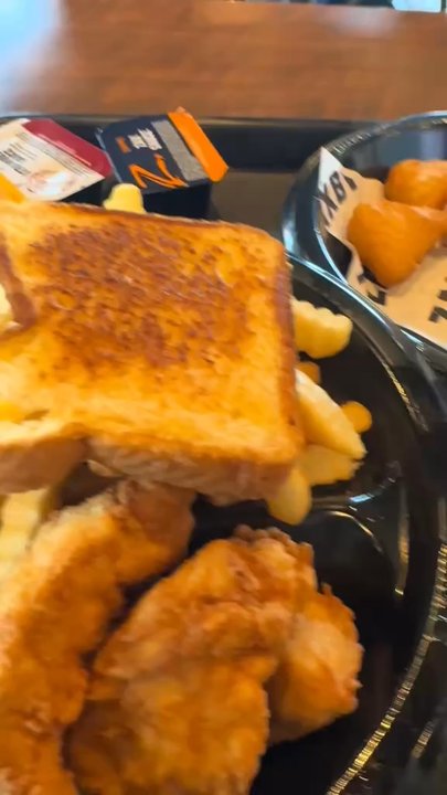 Zaxbys - The bread is trash!!! The fry's are soggy! If you don't wanna go drive to Kane's on rainbow, then go to Bojangles - Chicken Wings Near Me - Las Vegas, Nevada