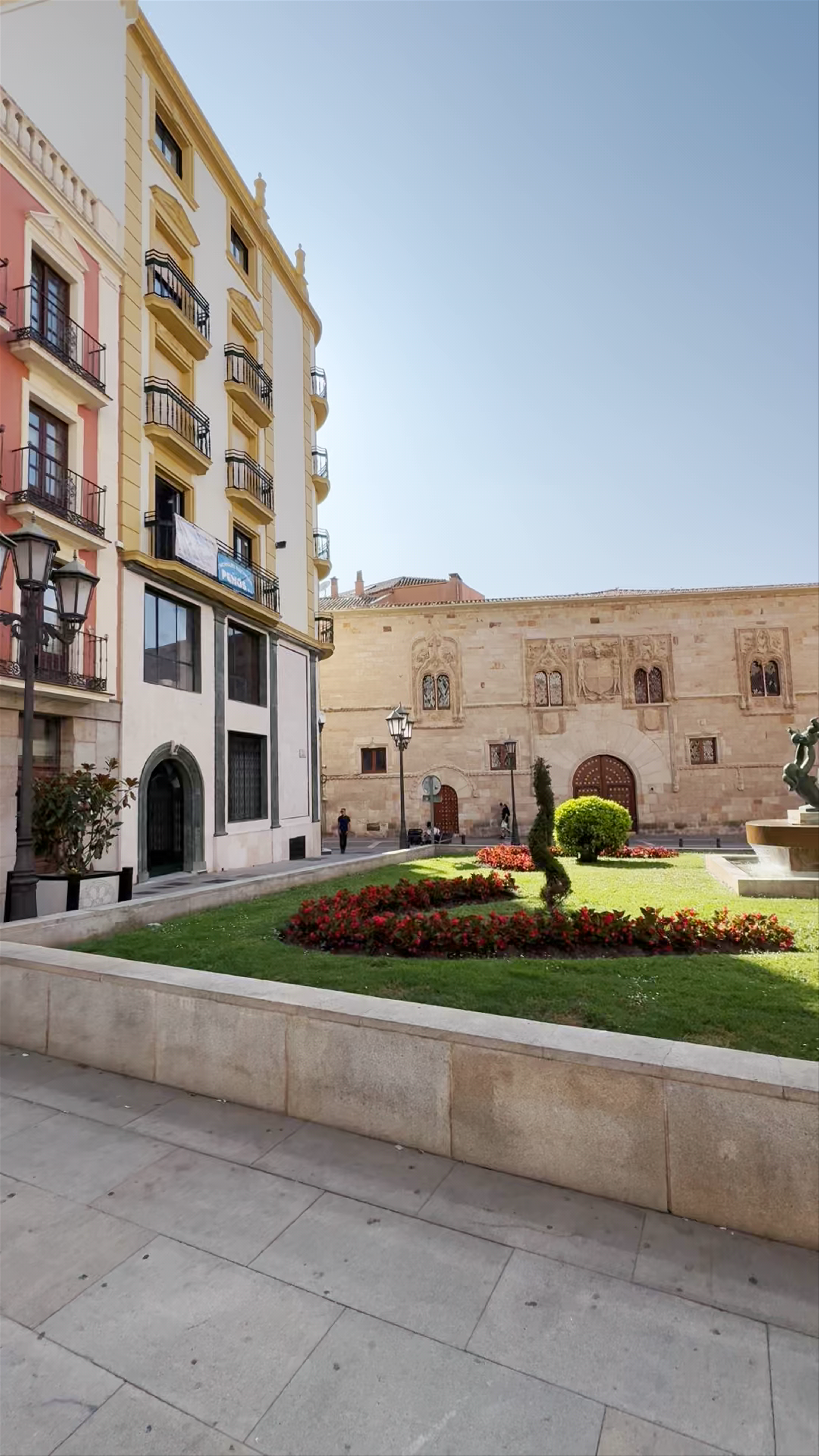 Discover the Historic Palacio de los Momos in Zamora, Spain