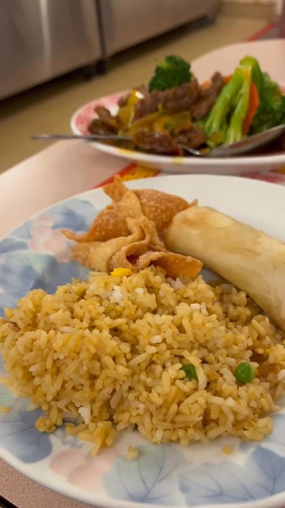 Chen Ling Palace - Beef with Broccoli Lunch Special! - Chinese Near Me - Riverside, California