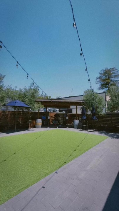 Blue Barn - Live music  Glorious salads  Organic salmon Burgers - Salad Near Me - Novato, California