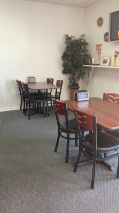 El Pico de Oro - The dining or waiting area - Peruvian Near Me - Virginia Beach, Virginia