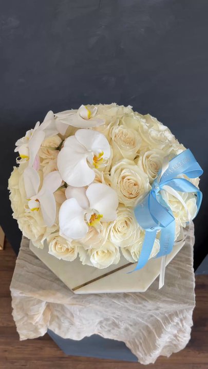 Oc Beverly Flowers - Centerpiece - Florists Near Me - Santa Ana, California