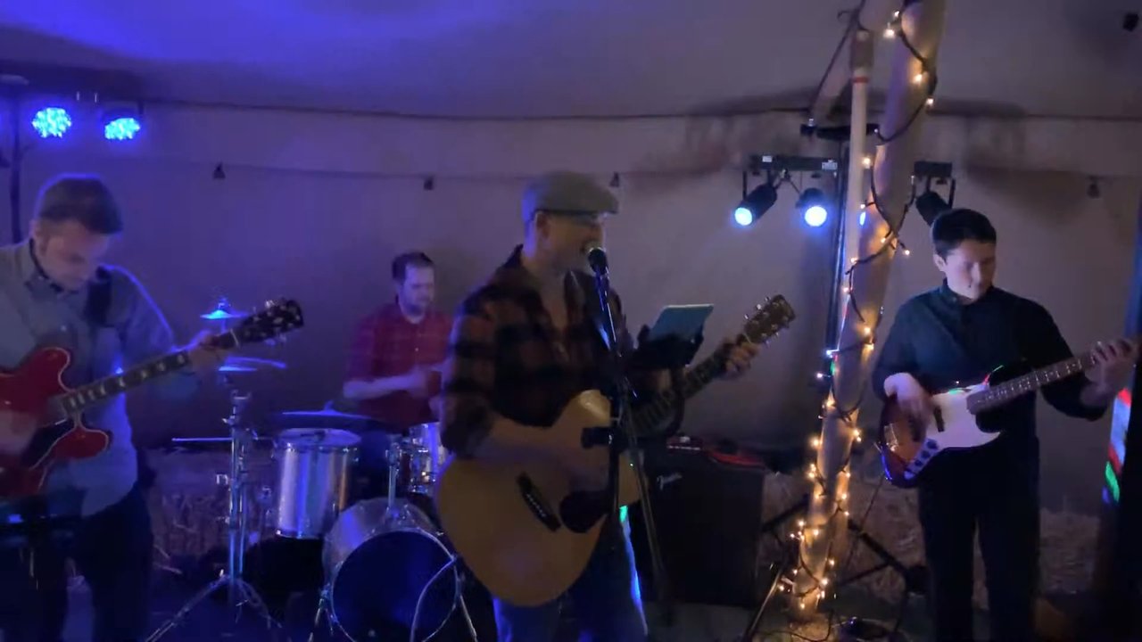 Wedding Band For Hire in Buckinghamshire - Live Music - video 3