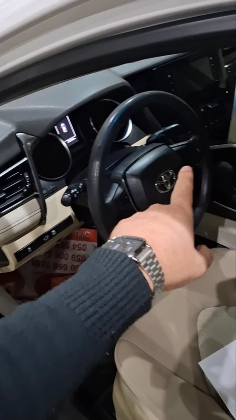 تويوتا كامري LE 2023