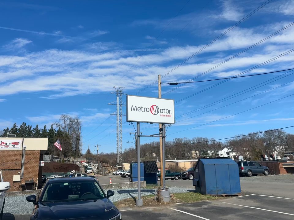 Metro Motor - New signage and the office - Body Shops Near Me - Vienna, Virginia