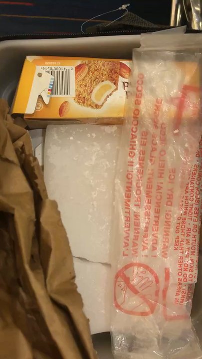 Brooklyn Dry Ice - dry ice keepin 3 boxes of ice cream cold for a 5 hr flight!! - Ice Delivery Near Me - Brooklyn, New York