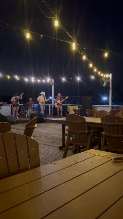 Eddy's Lakeside Bar - Saturday night - Bars Near Me - Afton, Oklahoma