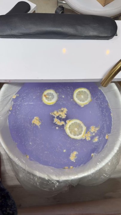 Nailogy Lab - Really cute house made foot soak that's seasonal @lindaeatstagram - Nail Salons Near Me - Placentia, California