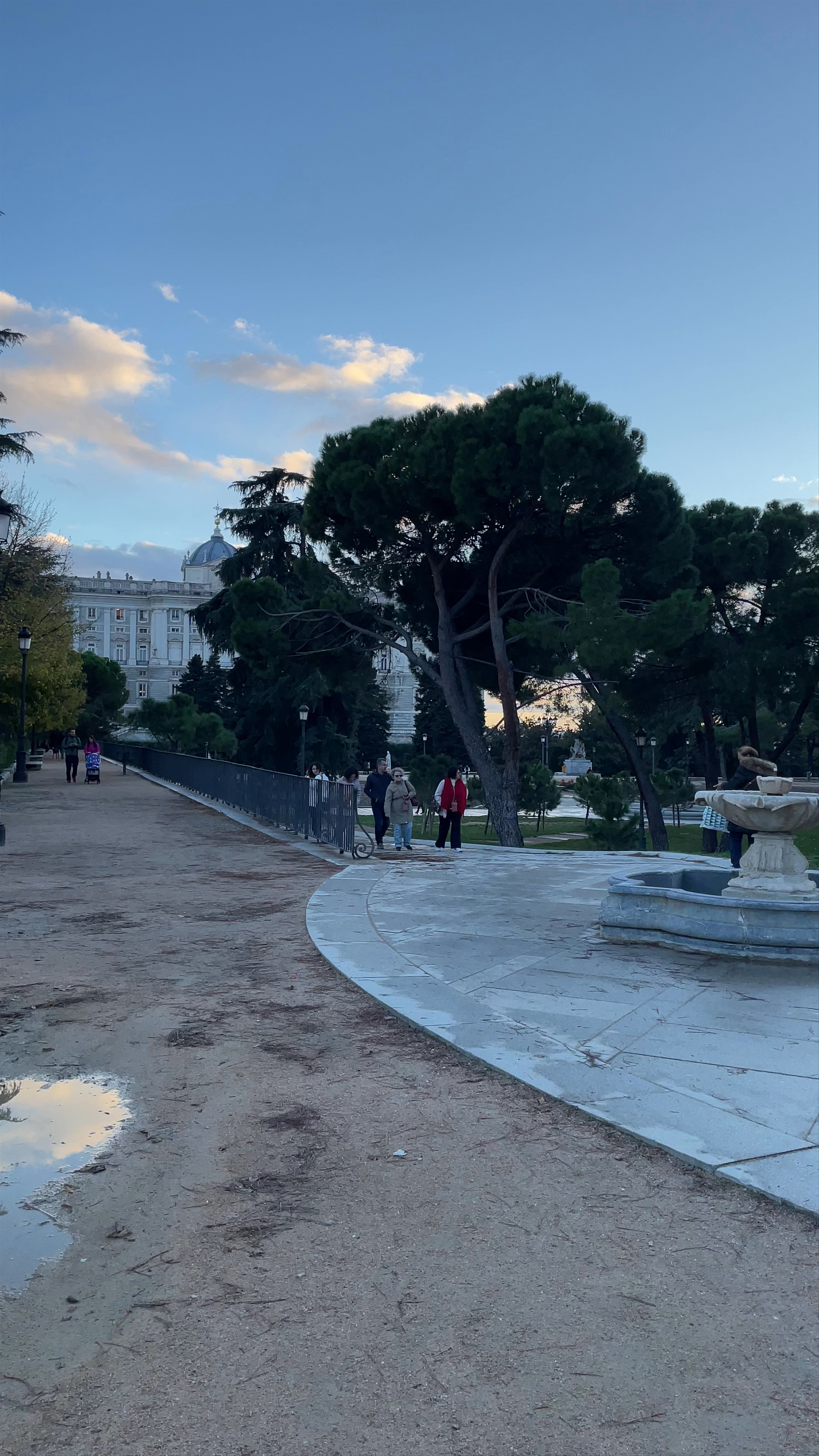 Serene Early Evening Walk at Jardines del Campo del Moro, Madrid