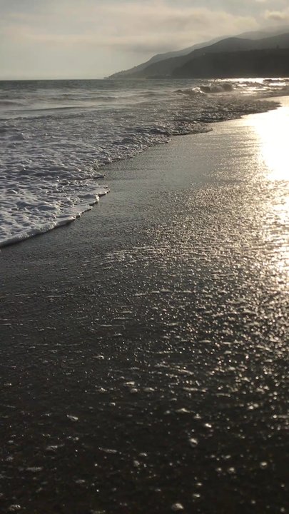 Topanga Beach - Enjoying the waves at Topanga Beach near Malibu - Beaches Near Me - Malibu, California