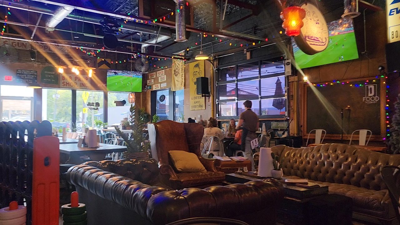 D Food Collab - Just so you can actually see the room - Breakfast & Brunch Near Me - Dalton, Georgia