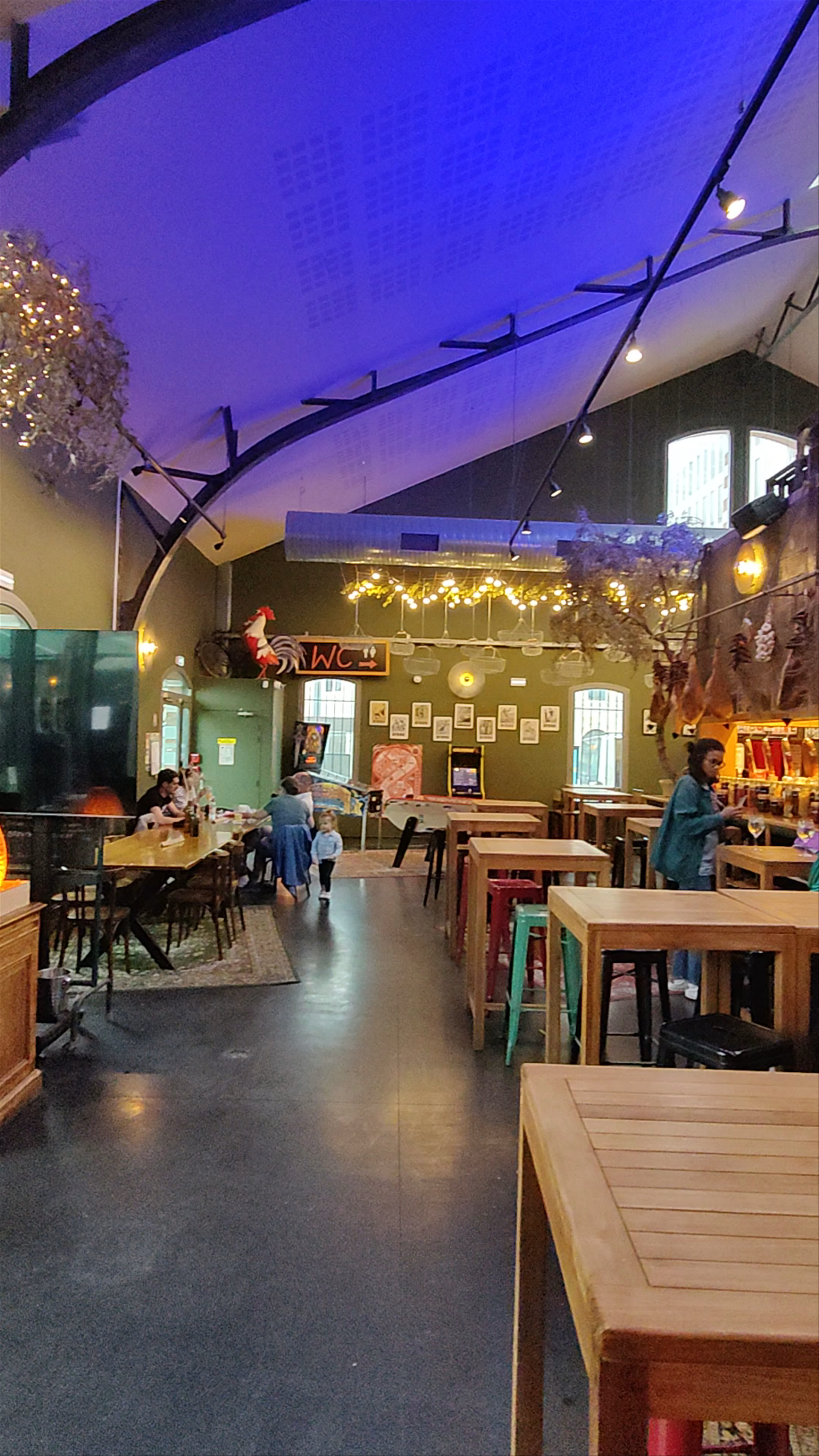 Gargalou Bordeaux: Rustic Charm and Lively Vibes at Quai de Bacalan