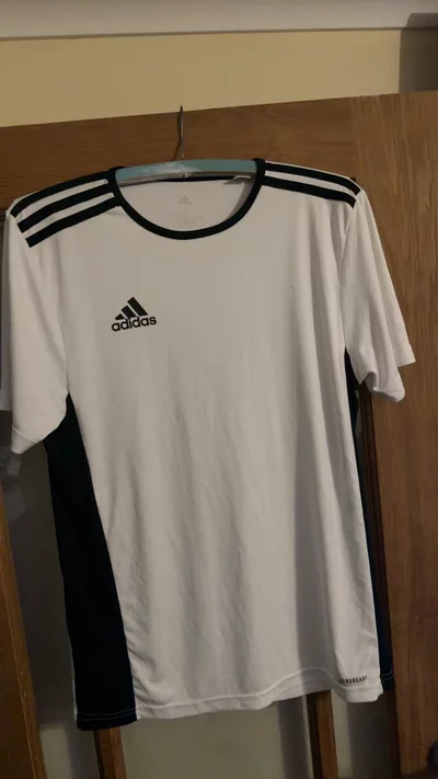 Adidas T-Shirt