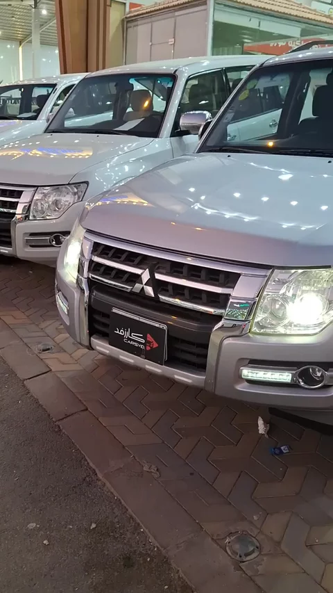 ميتسوبيشي باجيرو GLS-4Doors 2017