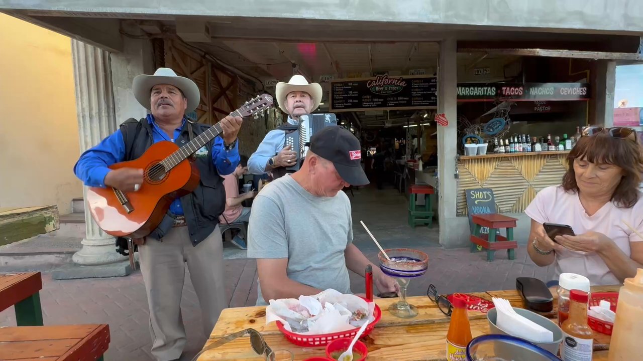 Bullos Place - Mariachi was entertaining. $5 song. - Mexican Near Me - Ensenada, BCN