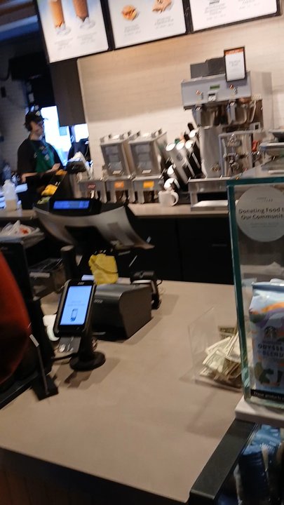 Starbucks - Coffee & Tea Near Me - Kittery, Maine