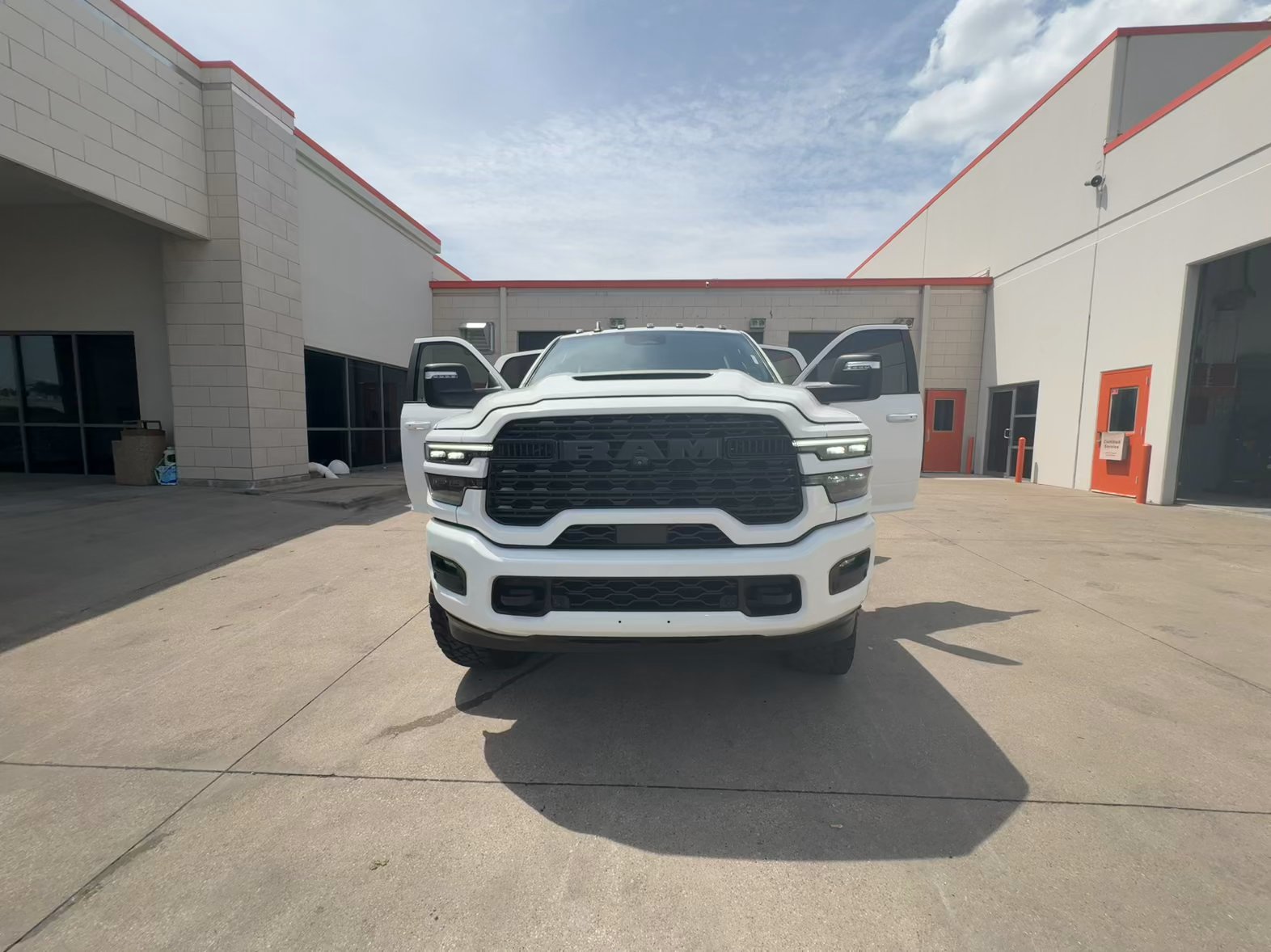 Lifted Trucks - #TX10528 - 2025 Ram 3500 Limited Crew Cab