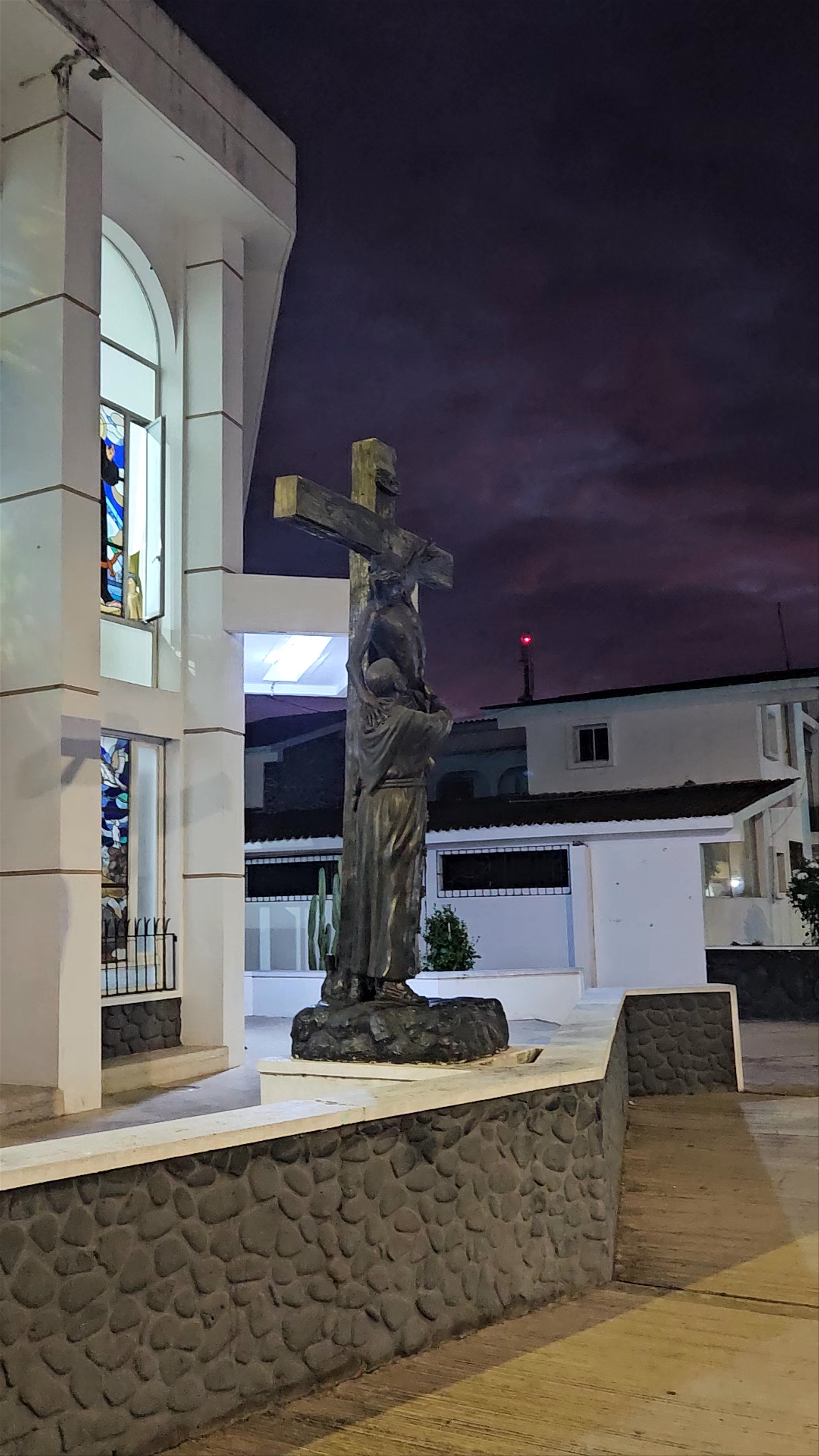 Catedral Católica Inmaculada Concepción - Vicariato Apostólico Galápagos