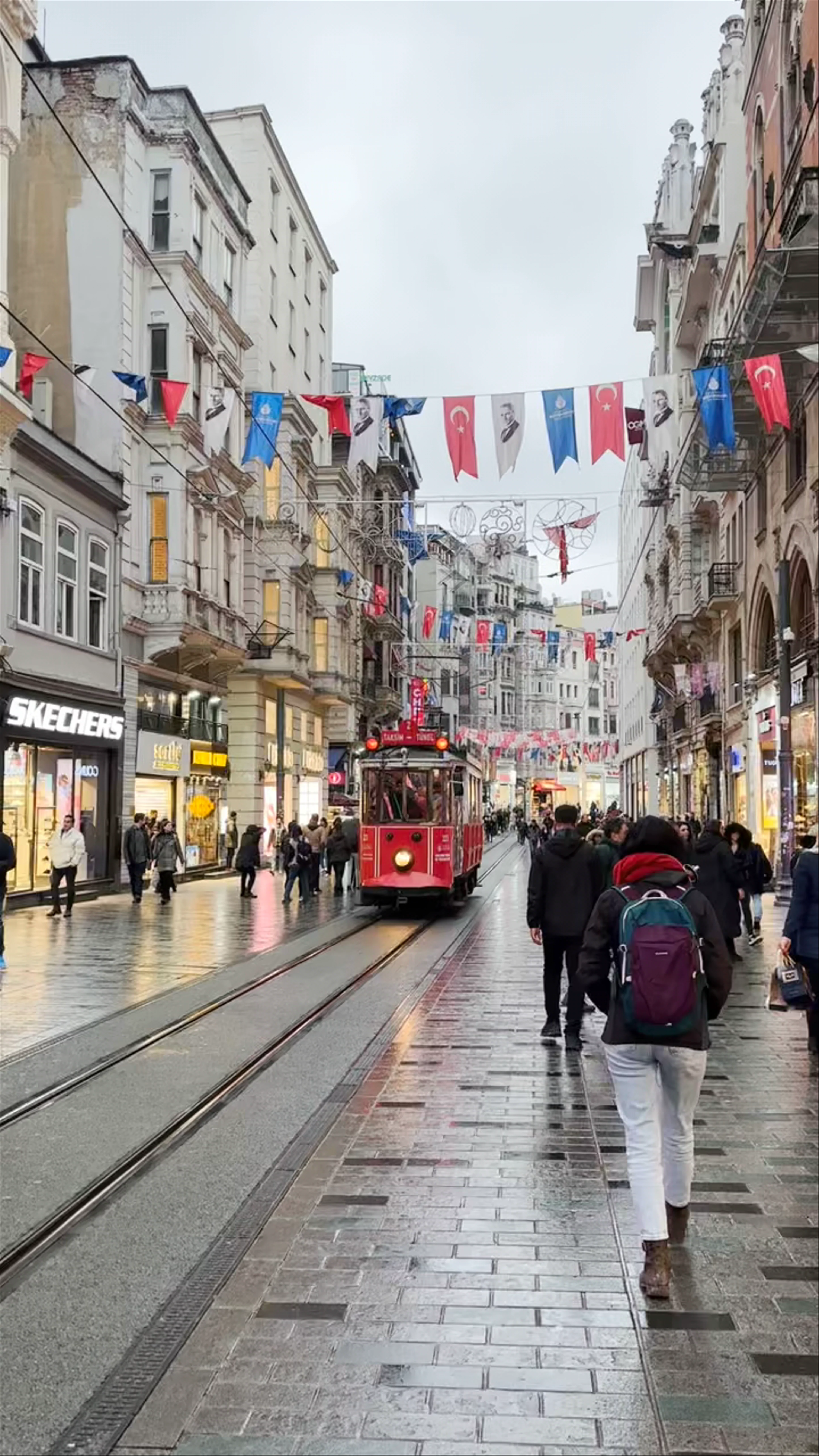 Kuloğlu, Istiklal Caddesi Tram, İstiklal Caddesi, Beyoğlu