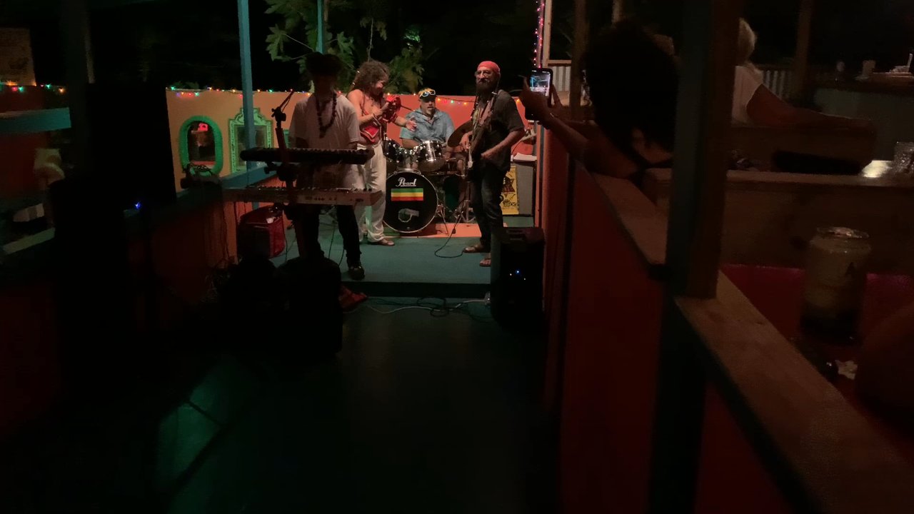 Tin Box - Great reggae music during dinner - the family loved it!! - Barbeque Near Me - Vieques, Puerto Rico