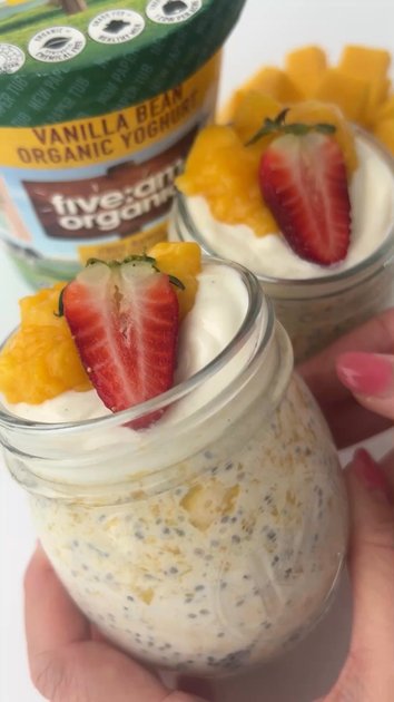 Mango, Strawberry and Vanilla Oats | alicelovesbreakfast