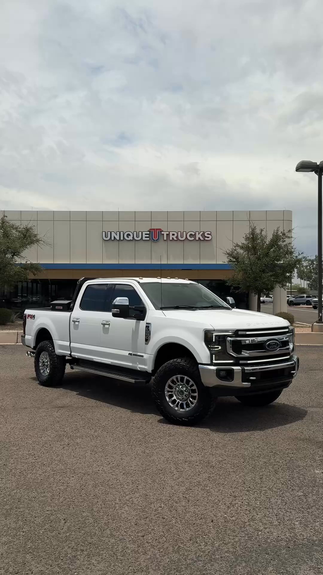Unique Trucks - #0C90837 - 2021 Ford F-250 Super Duty XLT Crew Cab