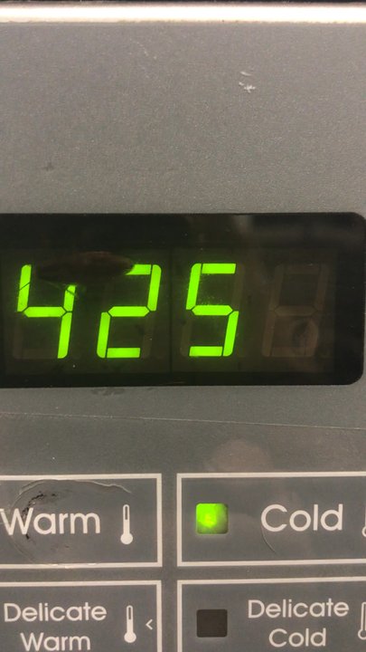 72nd Laundry - Don't come here unless you want your house infested. Cockroaches everywhere in all the machine. - Dry Cleaning Near Me - Tacoma, Washington