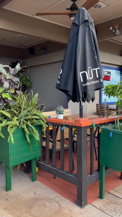Roasted Chiles - Outdoor seating option - Mexican Near Me - Kihei, Hawaii