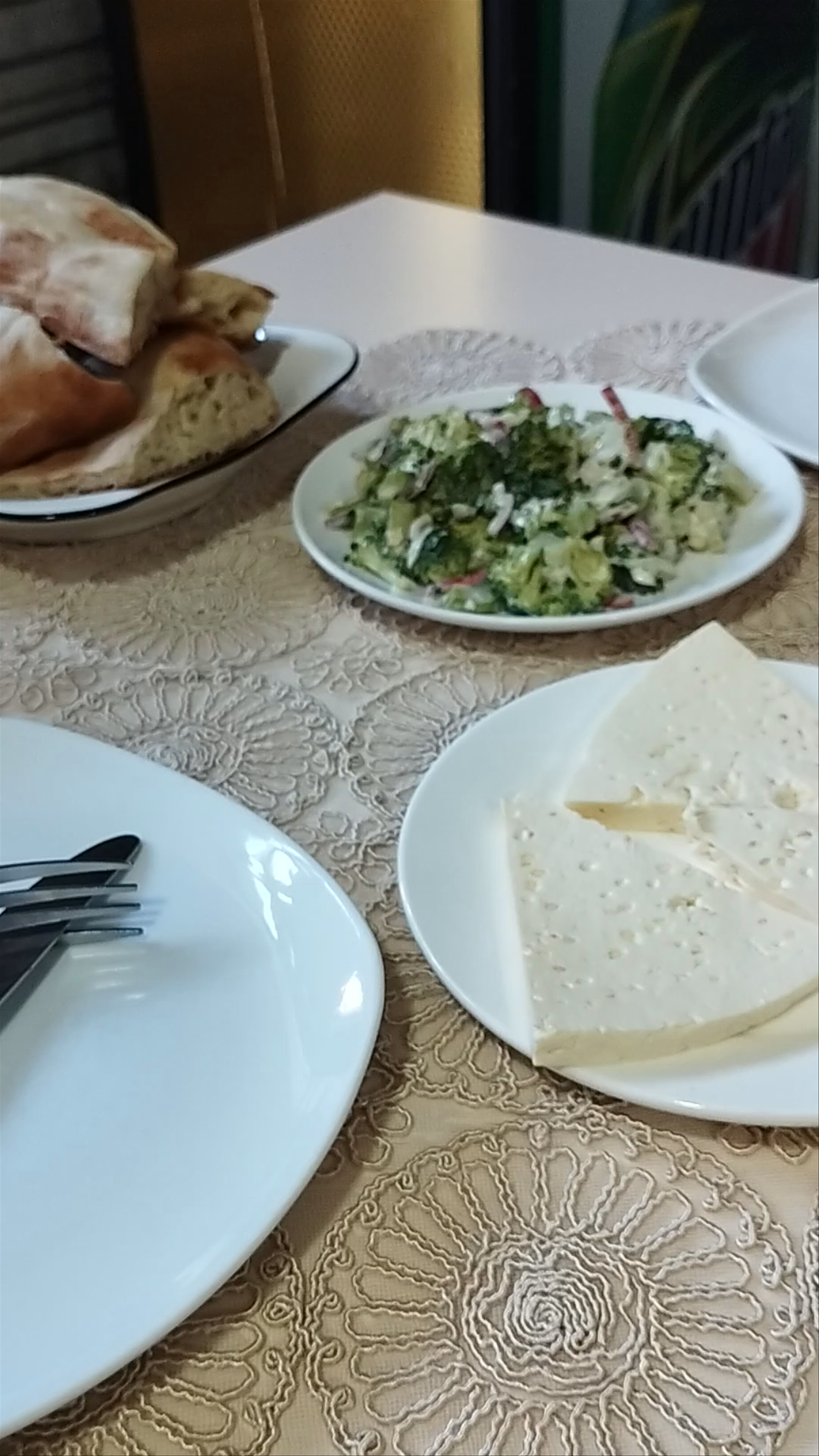 Traditional Georgian Breakfast Experience in Tbilisi
