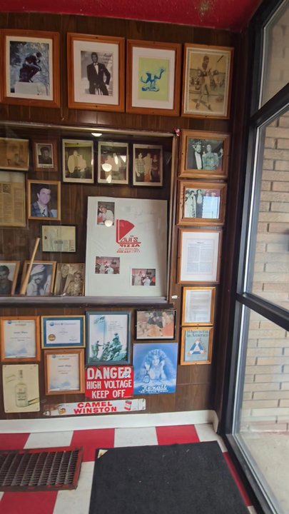 Loui's Pizza - Pizza Near Me - Hazel Park, Michigan