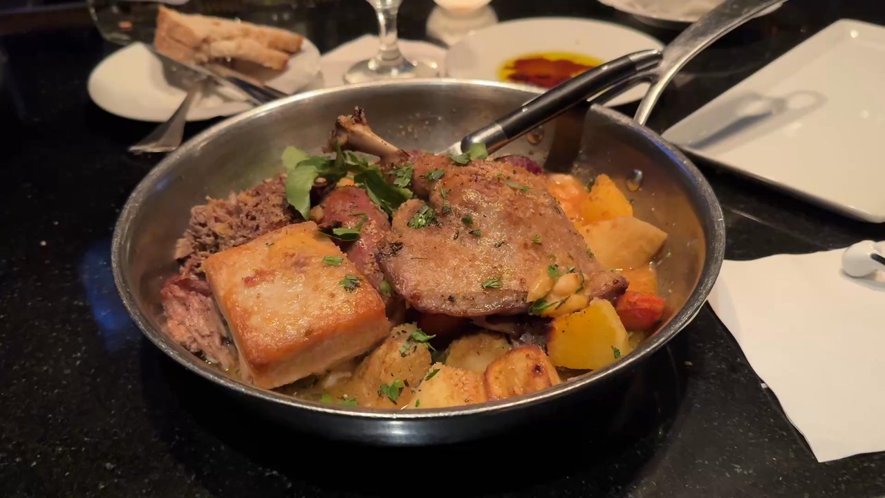 L’ALBATROS - Updated March 2026 - 1053 Photos & 1041 Reviews - 11401 ...