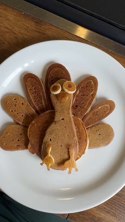 Slappy Cakes - Turkey made out of pancakes - Breakfast & Brunch Near Me - Lahaina, Hawaii