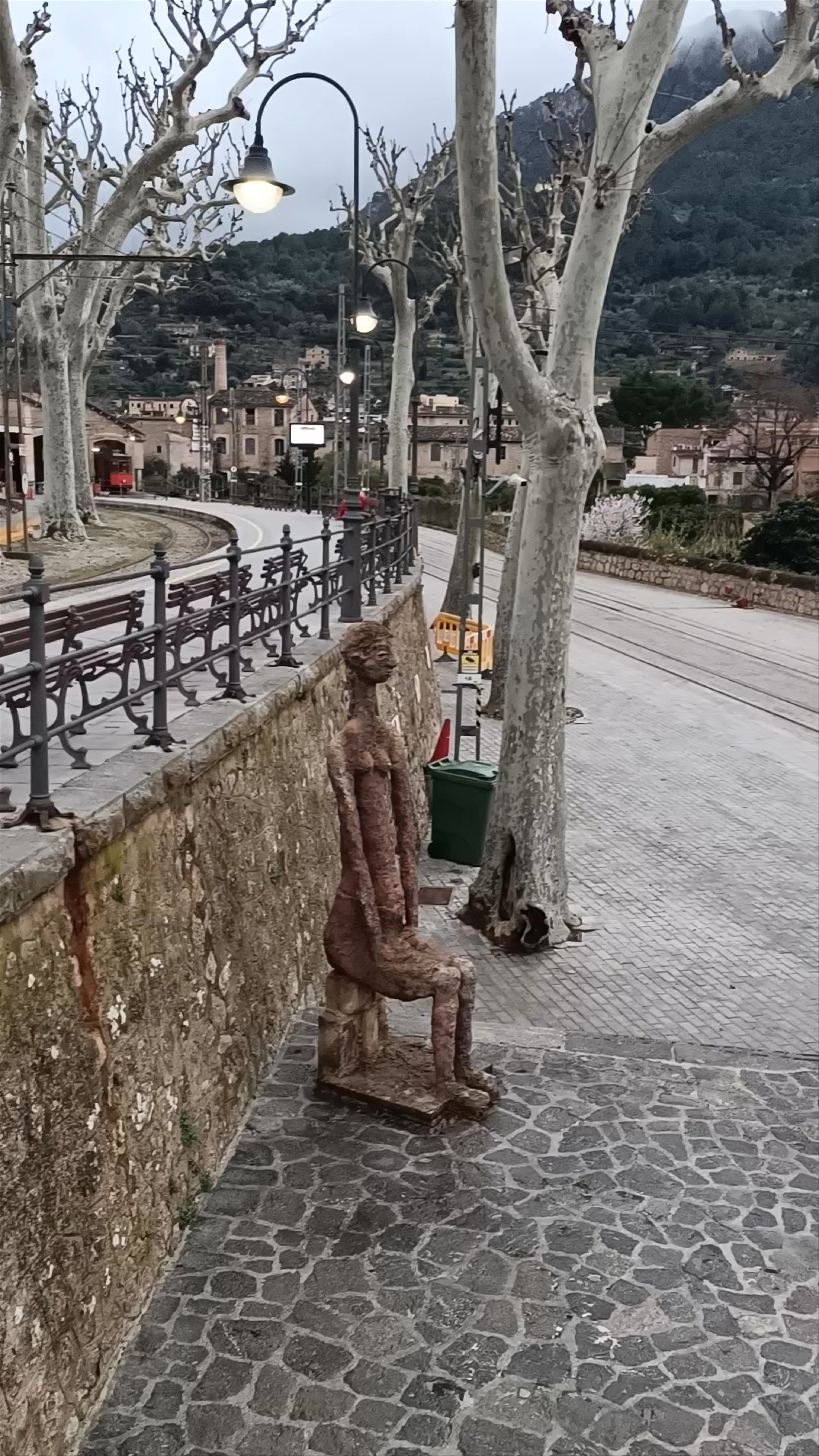 Ferrocarril de Sóller - Charming Vintage Train Ride in Sóller, Spain
