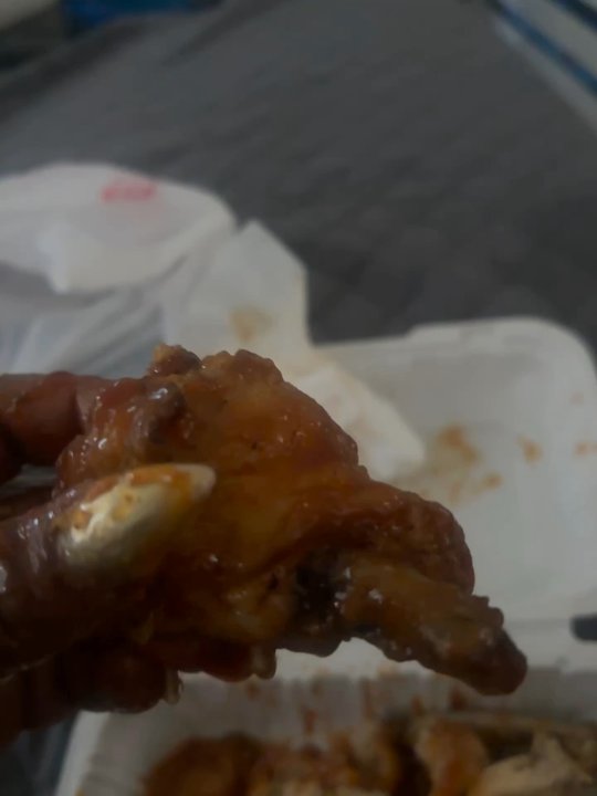 Golden Pizza - Huge steroid dinosaur chicken, wings, odd, gummy texture, and weird, broken bones in the middle of the chicken - Pizza Near Me - Colton, California