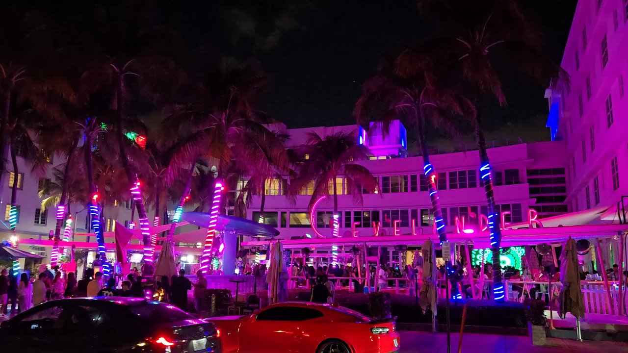 Ocean Drive - Landmarks & Historical Buildings Near Me - Miami Beach, Florida