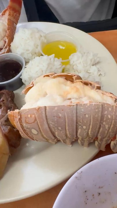 Ray's Café - Prime rib and lobster special $65 - American Near Me - Honolulu, Hawaii