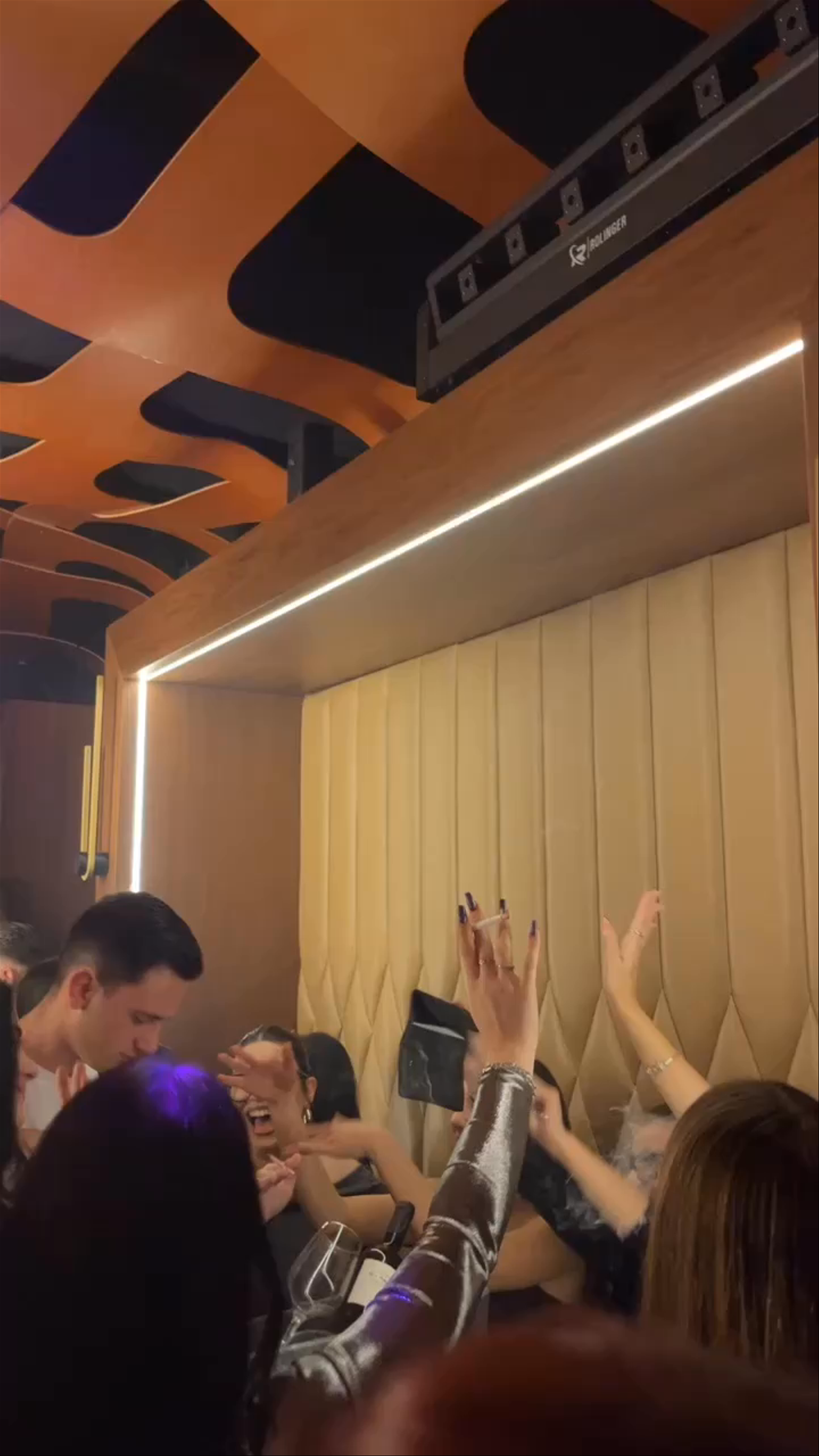 Carré Nightclub: Electrifying Nightlife in Evosmos, Thessaloniki